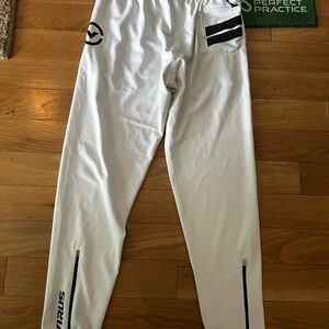 Virus KL1 jogger white with black